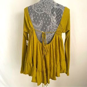 NWT We the Free ladies yellow flowing off the shoulder top medium